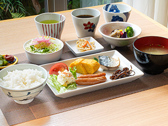 朝食