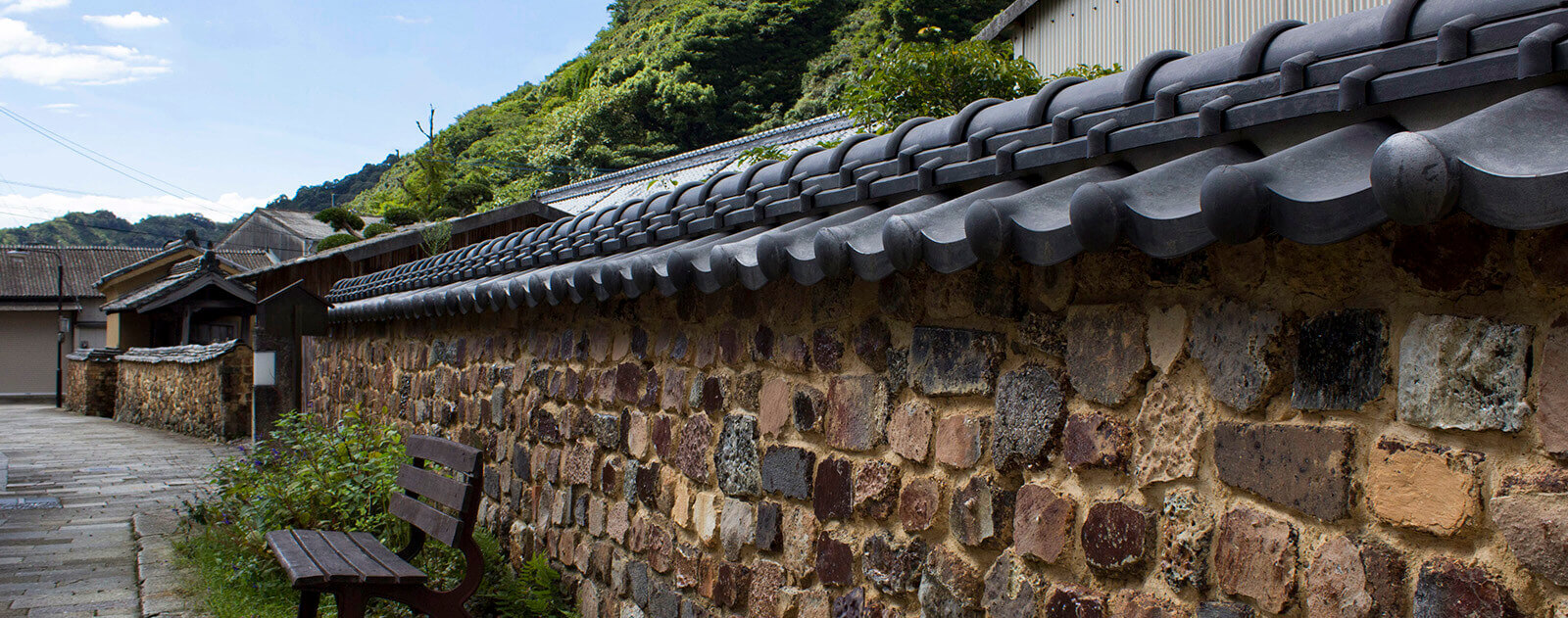 Tonbai wall Alley